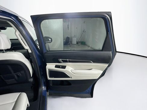 Used 2024 Kia Telluride S FWD image 31