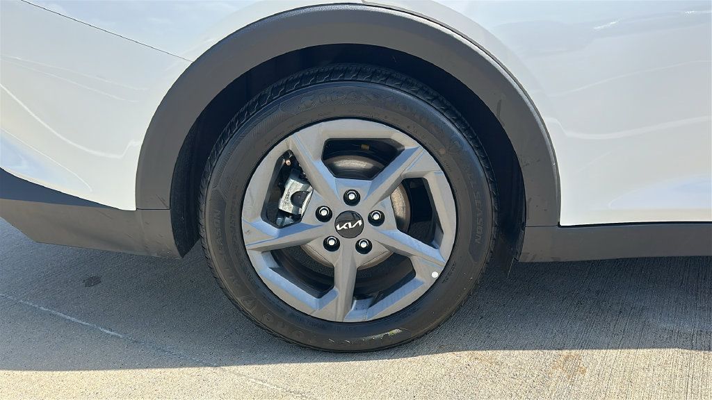 Used 2025 Kia K4 FWD image 16