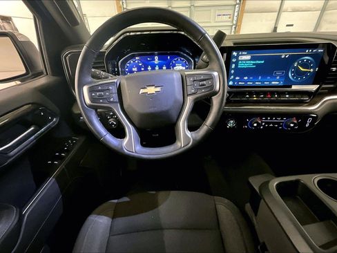 Used 2024 Chevrolet Silverado 1500 LT image 5