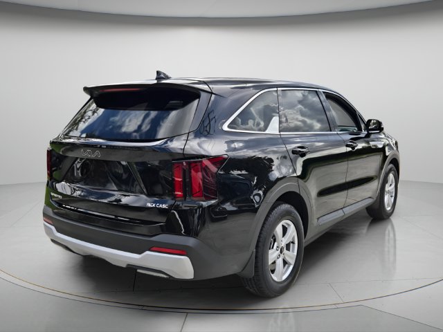 Used 2026 Kia Sorento LX FWD image 6