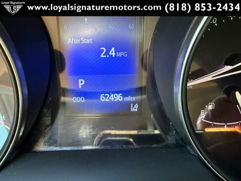 Used 2018 Toyota C-HR XLE FWD image 19