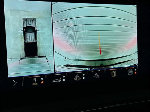 Used 2024 GMC Sierra 2500 AT4 w/ AT4 Premium Plus Package image 14