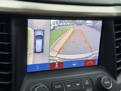 Used 2017 GMC Acadia Denali w/ Technology Package AWD/4WD image 29