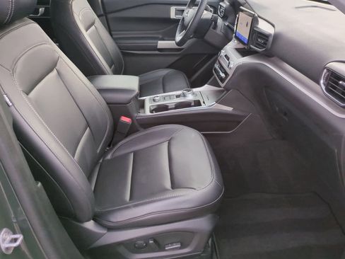 Used 2023 Ford Explorer XLT w/ Equipment Group 202A image 23
