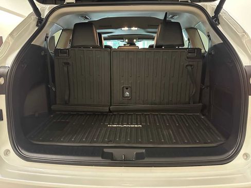 Certified 2024 Toyota Highlander XLE AWD/4WD image 31