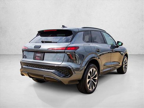 New 2026 Audi Q3 quattro 2.0T AWD/4WD image 5