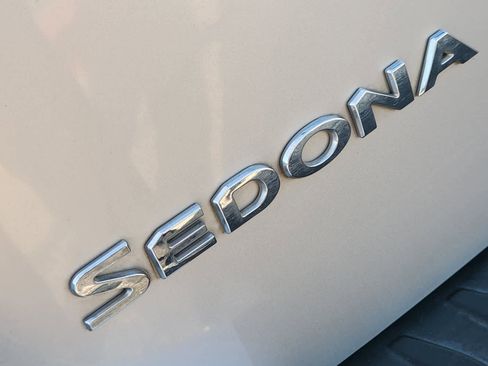 Used 2019 Kia Sedona EX FWD image 11