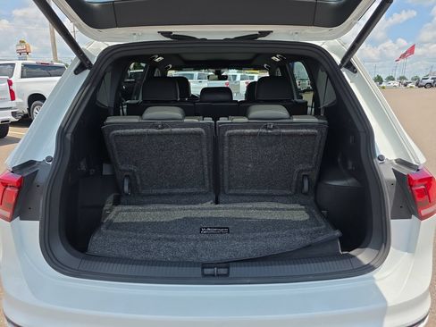 Used 2024 Volkswagen Tiguan SE R-Line w/ MDO Package, Three-Row FWD image 13