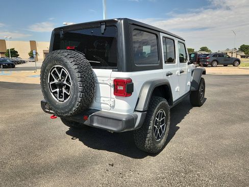 Used 2025 Jeep Wrangler Unlimited Rubicon AWD/4WD image 7