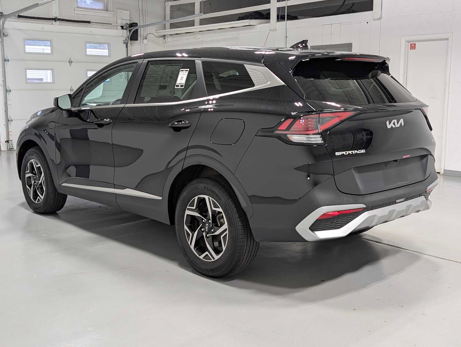 Certified 2025 Kia Sportage LX AWD/4WD image 10
