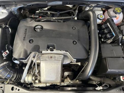 Used 2018 Buick Regal Essence w/ Sights and Sounds Package AWD/4WD image 65