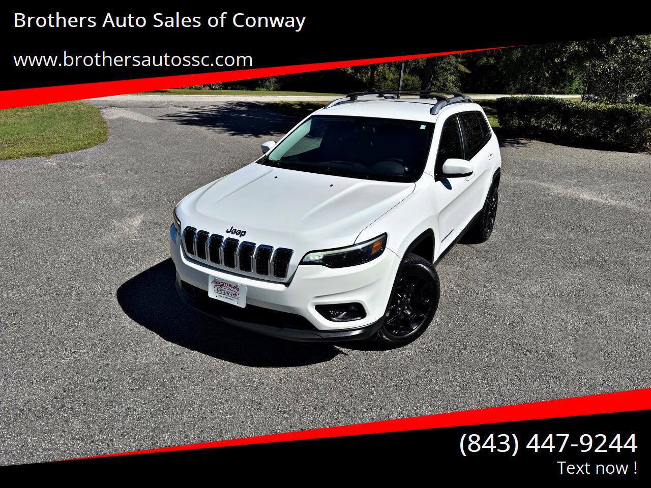 Used 2019 Jeep Cherokee Latitude Plus w/ Cold Weather Group AWD/4WD image 1