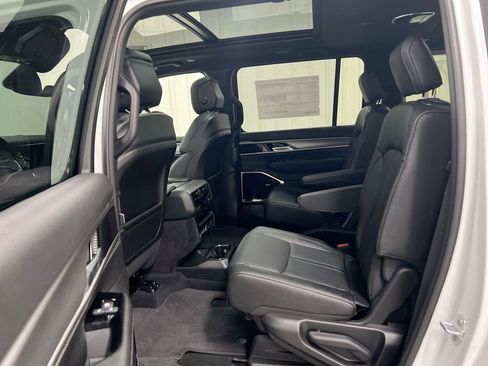 New 2026 Jeep Grand Wagoneer L Limited w/ Premium Group II image 24