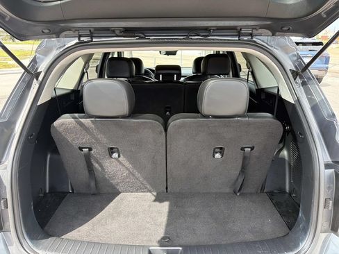 Used 2023 Kia Sorento S w/ Panoramic Sunroof Package FWD image 9