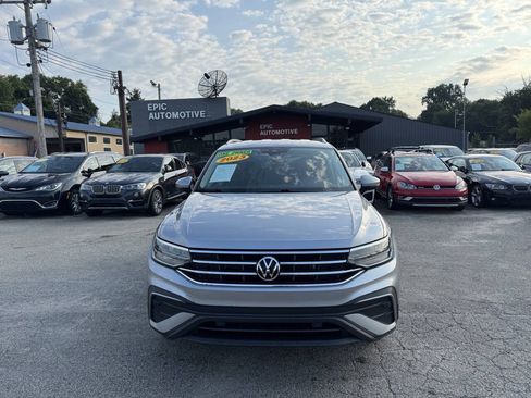 Used 2023 Volkswagen Tiguan SE FWD image 2