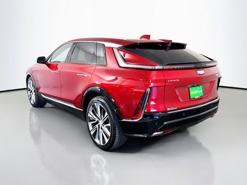 Used 2024 Cadillac Lyriq Luxury w/ LPO, Floor Liner Package image 7