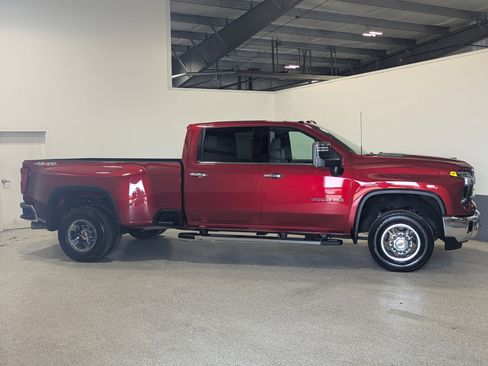 Used 2025 Chevrolet Silverado 3500 LTZ w/ LTZ Plus Package image 2