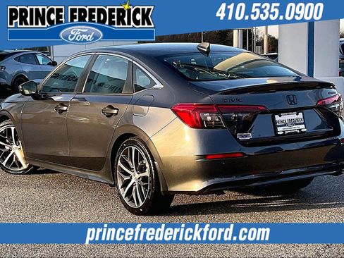 Used 2022 Honda Civic Touring image 11