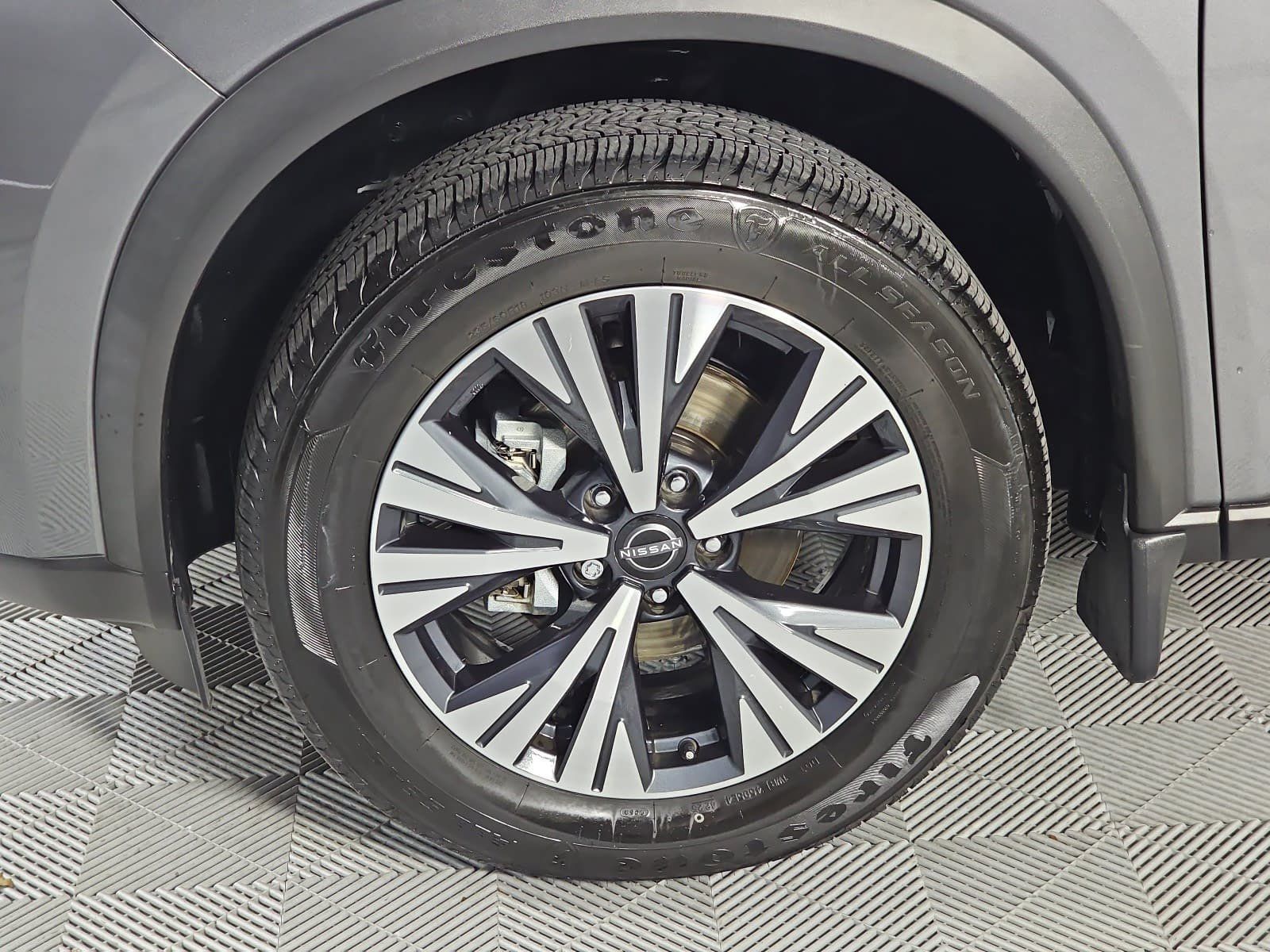 Used 2023 Nissan Rogue SV FWD image 10