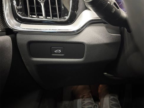 Certified 2024 Volvo S60 B5 Plus image 29