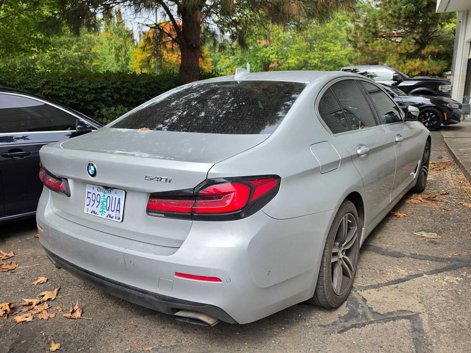 Used 2021 BMW 540i w/ Premium Package RWD image 2