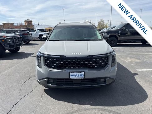 Used 2025 Kia Carnival SX Prestige image 2