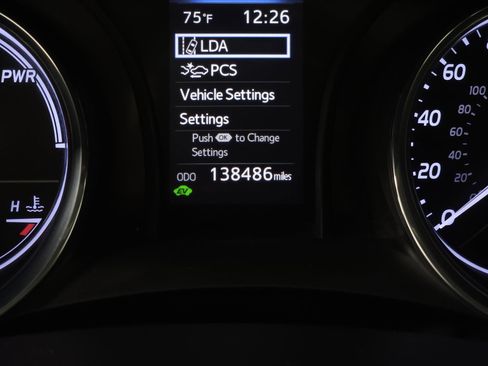 Used 2020 Toyota Camry SE FWD image 19