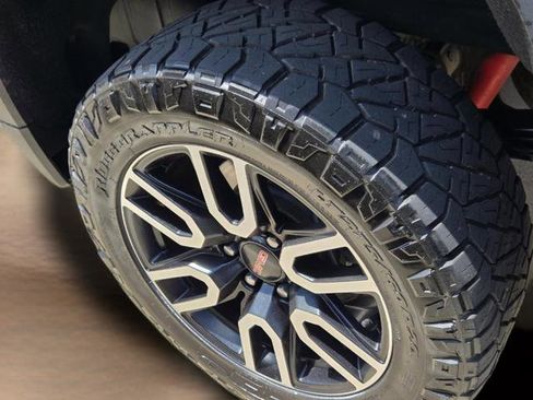 Used 2020 GMC Sierra 1500 AT4 w/ AT4 Premium Package image 10