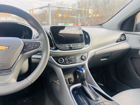 Used 2017 Chevrolet Volt LT w/ Comfort Package image 30