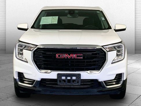 Used 2024 GMC Terrain SLE AWD/4WD image 2