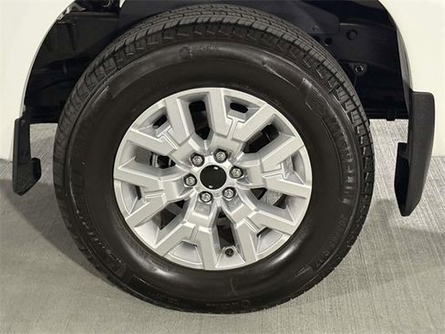 Used 2024 Nissan Frontier SV w/ SV Convenience Package image 13