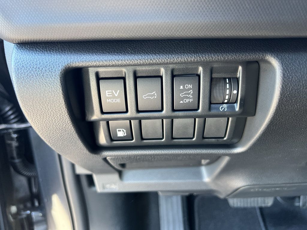 Used 2025 Subaru Forester Limited AWD/4WD image 18