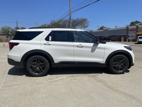 New 2026 Ford Explorer ST w/ Sun And Sound Package AWD/4WD image 3