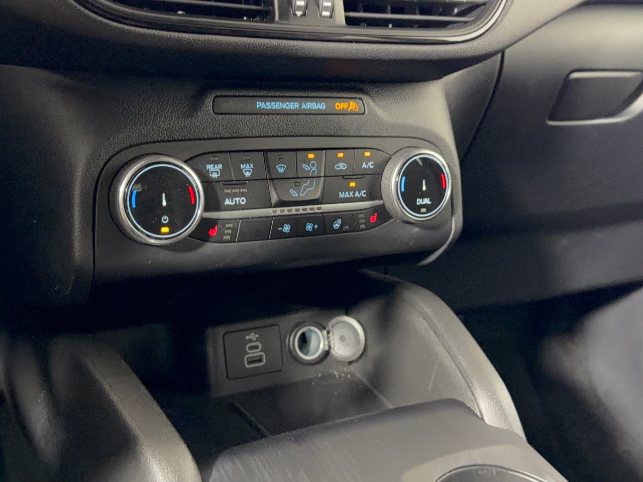 Used 2025 Ford Escape ST-Line Select AWD/4WD image 22