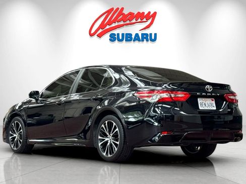 Used 2018 Toyota Camry SE image 7