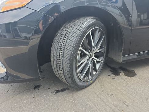 Used 2021 Toyota Camry XLE w/ Navigation Upgrade Package image 32