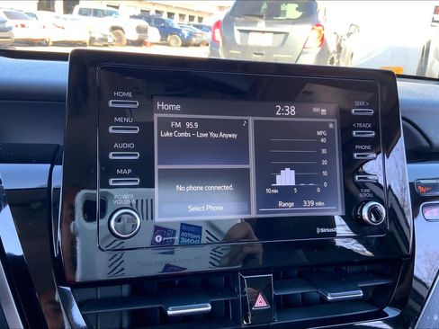 Used 2024 Toyota Camry SE image 30