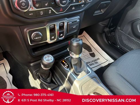 Used 2022 Jeep Wrangler Sport AWD/4WD image 19