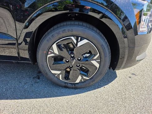 New 2026 Kia Niro Wave w/ Wave Preserve Package FWD image 13