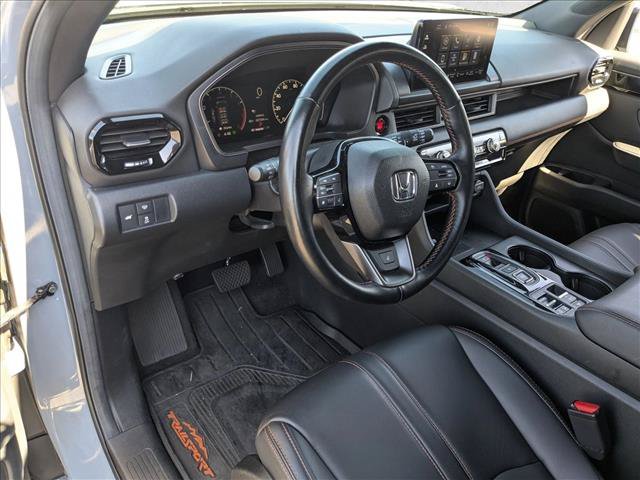 Used 2025 Honda Pilot TrailSport image 9