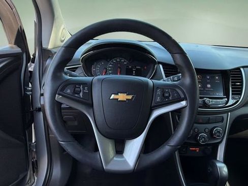 Used 2022 Chevrolet Trax LT w/ Sport Edition AWD/4WD image 12