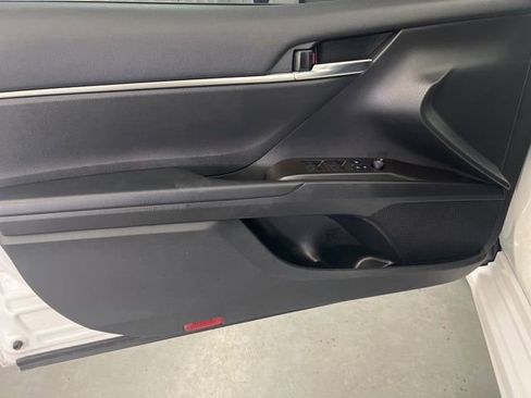 Used 2021 Toyota Camry SE image 7