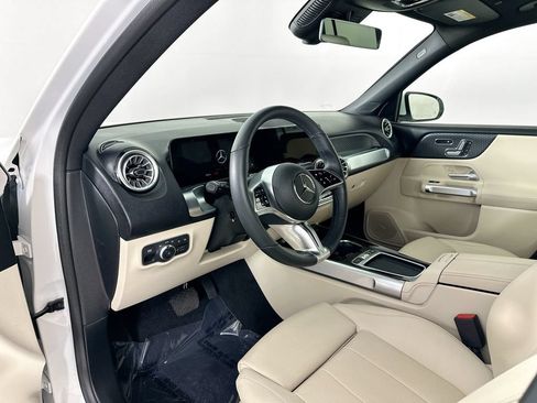 Used 2026 Mercedes-Benz GLB 250 image 9