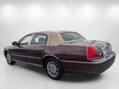 Used 2006 Lincoln Town Car Designer Series image 7