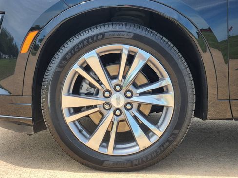 Used 2023 Cadillac XT6 Premium Luxury FWD image 14