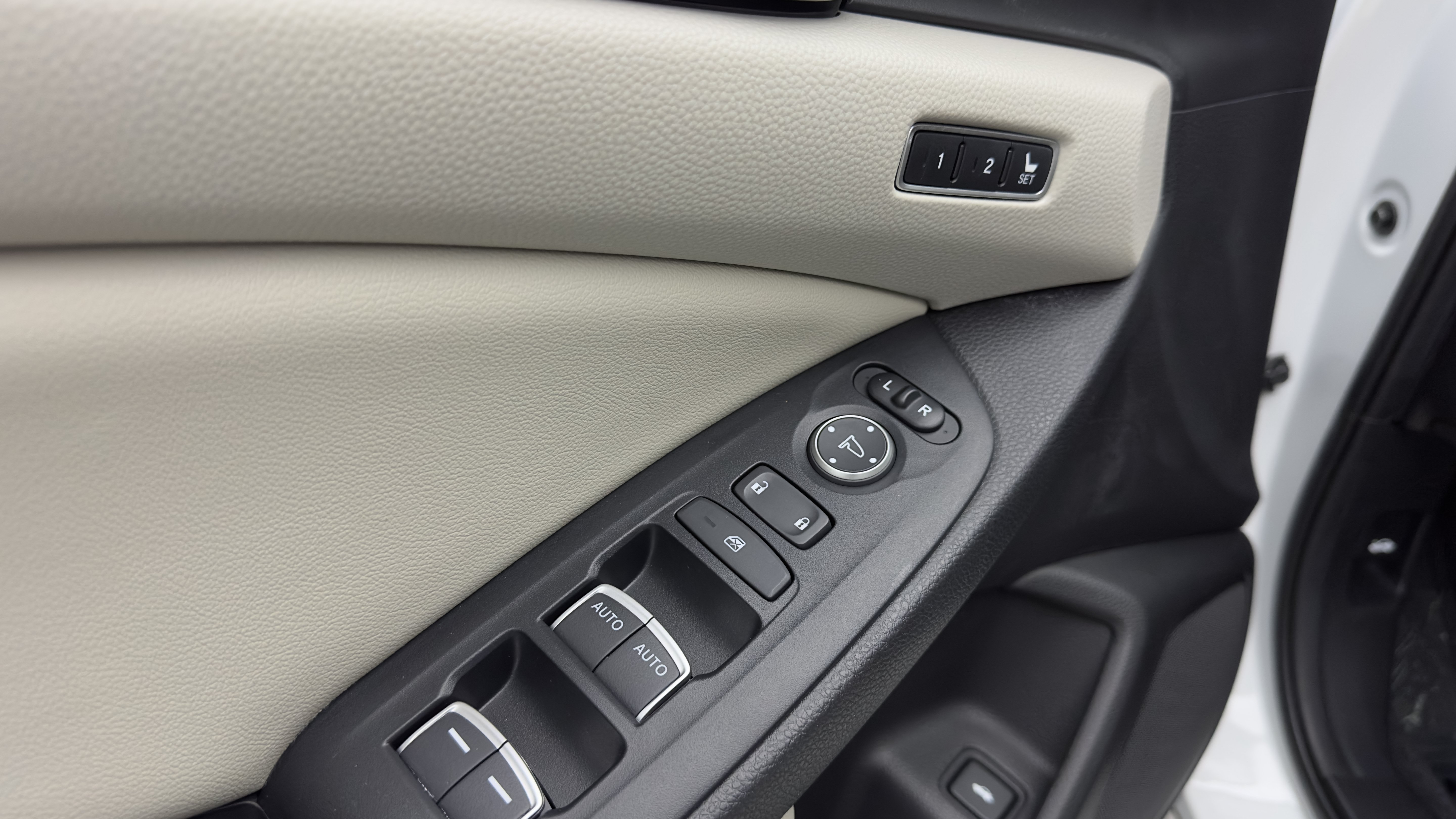 Used 2022 Honda Accord EX-L image 13
