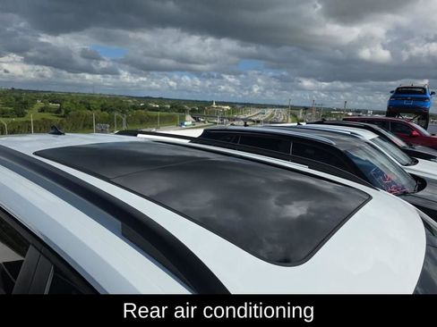 Used 2024 Volkswagen Atlas SE image 7