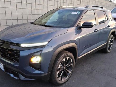 Used 2025 Chevrolet Equinox RS image 3