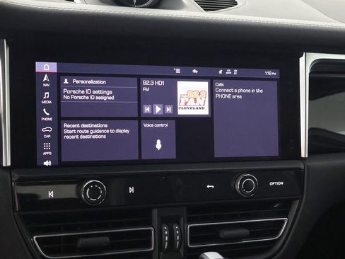 Used 2022 Porsche Macan image 43
