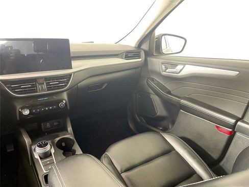 Used 2024 Ford Escape Platinum AWD/4WD image 24